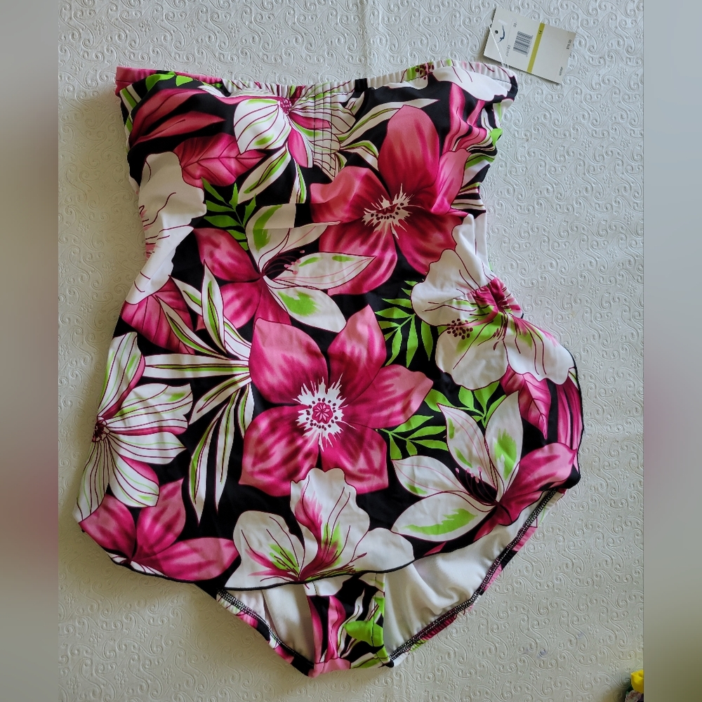 Jantzen swimsuit Women's size 14 NWT